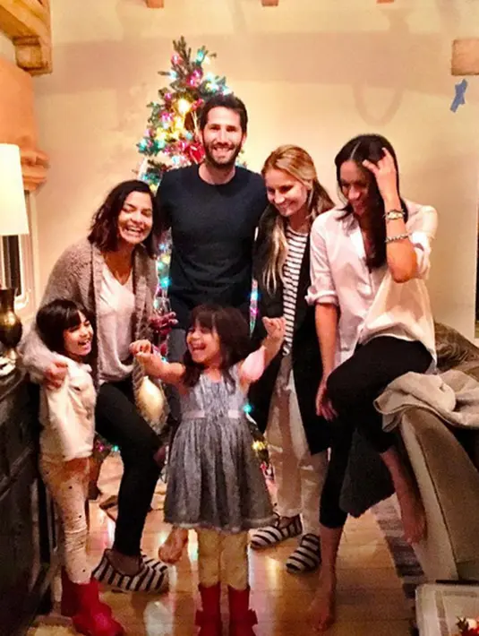 Ia menambahkan, Meghan dan Harry memang benar-benar sepasang kekasih. Pasalnya mereka melakukan hal-hal yang romantis, yang biasa dilakukan oleh pasangan pada umumnya. (Instagram/meghanmarkle)