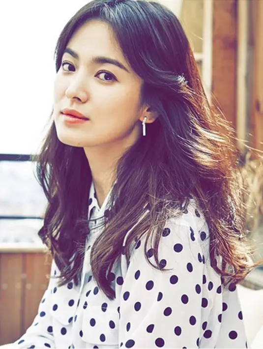 Setelah itu, keduanya pun terus ramai dibicarakan dan disebut memiliki hubungan spesial. Hingga banyak pihak yang menjuluki mereka dengan sebutan Song Song Couple.  (Instagram/kyo1122)