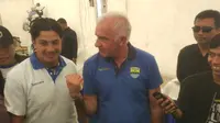 Pelatih anyar Persib Bandung, Roberto Carlos Mario Gomez (Kukuh Saokani)