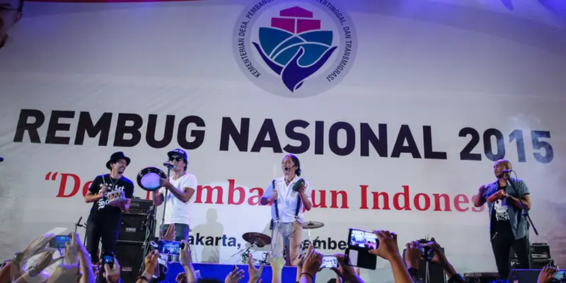 20151215-Slank Hibur Ribuan Kepala Desa se-Indonesia Dalam Forum Rembug Nasional 2015
