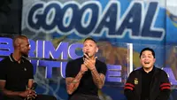 Legenda sepak bola Italia, Marco Materazzi memberikan keterangan saat kegiatan BRImo Future Garuda di Lapangan BRILiaN Stadium, Jalan Fatmawati Raya, Jakarta, Selasa (30/05/2023). (Bola.com/Bagaskara Lazuardi)