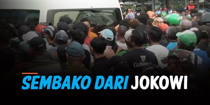 VIDEO: Saling Berebut Bantuan Sembako dari Jokowi