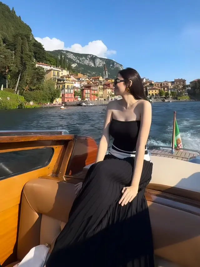 Syifa Hadju Honeymoon di Eropa pakai dress hitam. [@elelrumi]