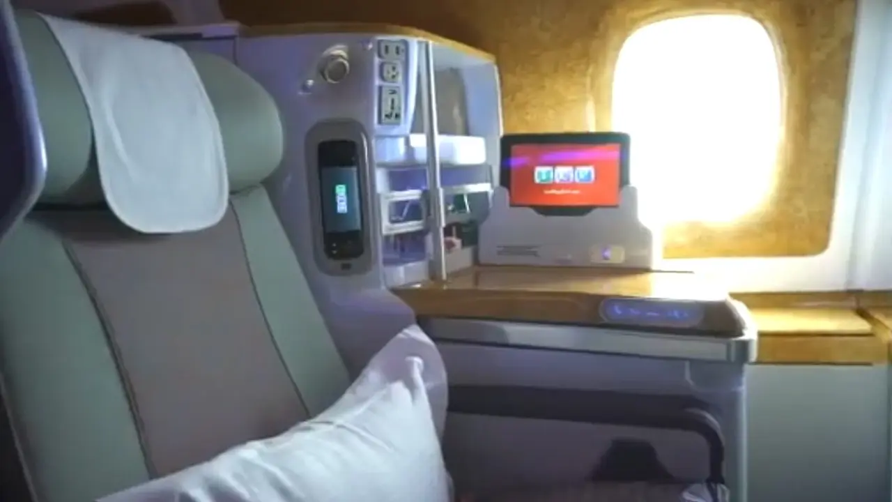 Seperti Ini Mewahnya Naik First Class Emirates A380, Warganet: Mesti Nabung Berapa Tahun Biar Bisa Cobain?