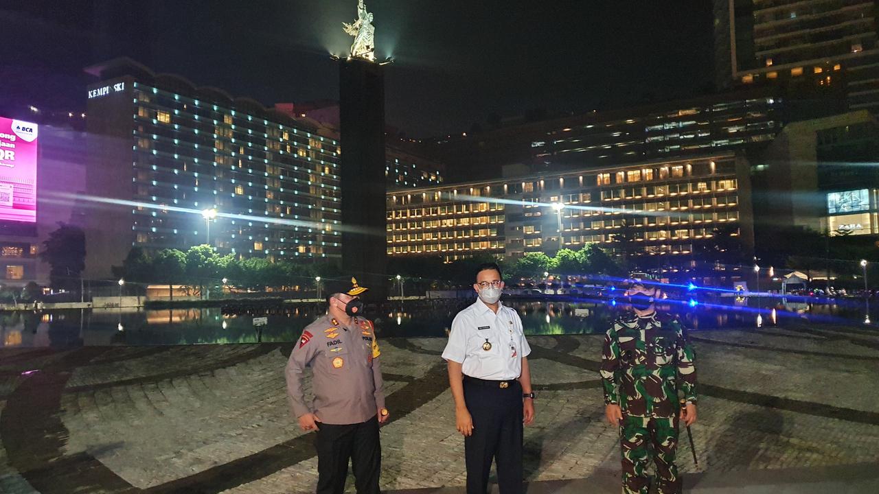 Gubernur DKI Jakarta, Anies Baswedan mengatakan pihaknya berhasil mengendalikan kerumunan masyarakat pada momentum malam takbiran hari Raya Idul Fitri 1442 Hijiriah di Jakarta.