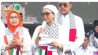Pakai Outfit dan Turban Putih, Menlu Retno Marsudi Baca Puisi Buatannya di Aksi Bela Palestina.&nbsp; foto: Youtube&nbsp;OFFICIAL TVMUI
