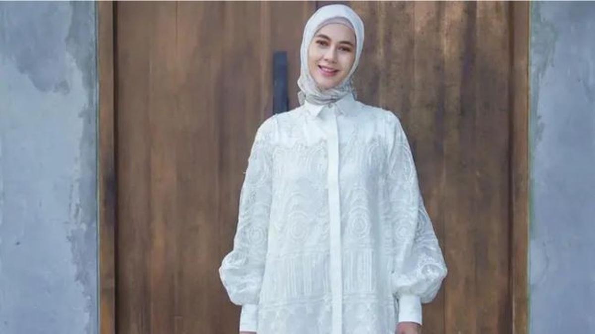 Menambah Keanggunan, Simak 6 Inspirasi Model Gamis dengan Gaya Simpel tapi Mewah dan Fashionable