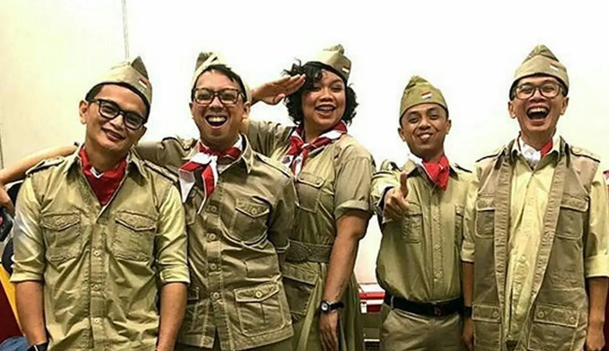 Ayah satu anak ini juga menuliskan bahwa Project Pop adalah grup musik yang disukainya untuk pertama kali. Bahkan ia rela menyisihkan uang sakunya untuk membeli kaset grup musik kesukaannya itu. (Instagram/projectpop)