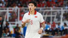 Pemain Timnas Vietnam, Doan Van Hau saat melawan Timnas Indonesia dalam laga leg pertama babak semifinal Piala AFF 2022 di Stadion Utama Gelora Bung Karno (SUGBK), Jumat (6/1/2023) sore WIB. (Bola.com/M Iqbal Ichsan)