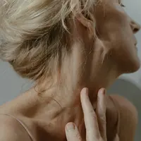 Ilustrasi kerutan halus di leher. (c) Ron Lach/Pexels.com