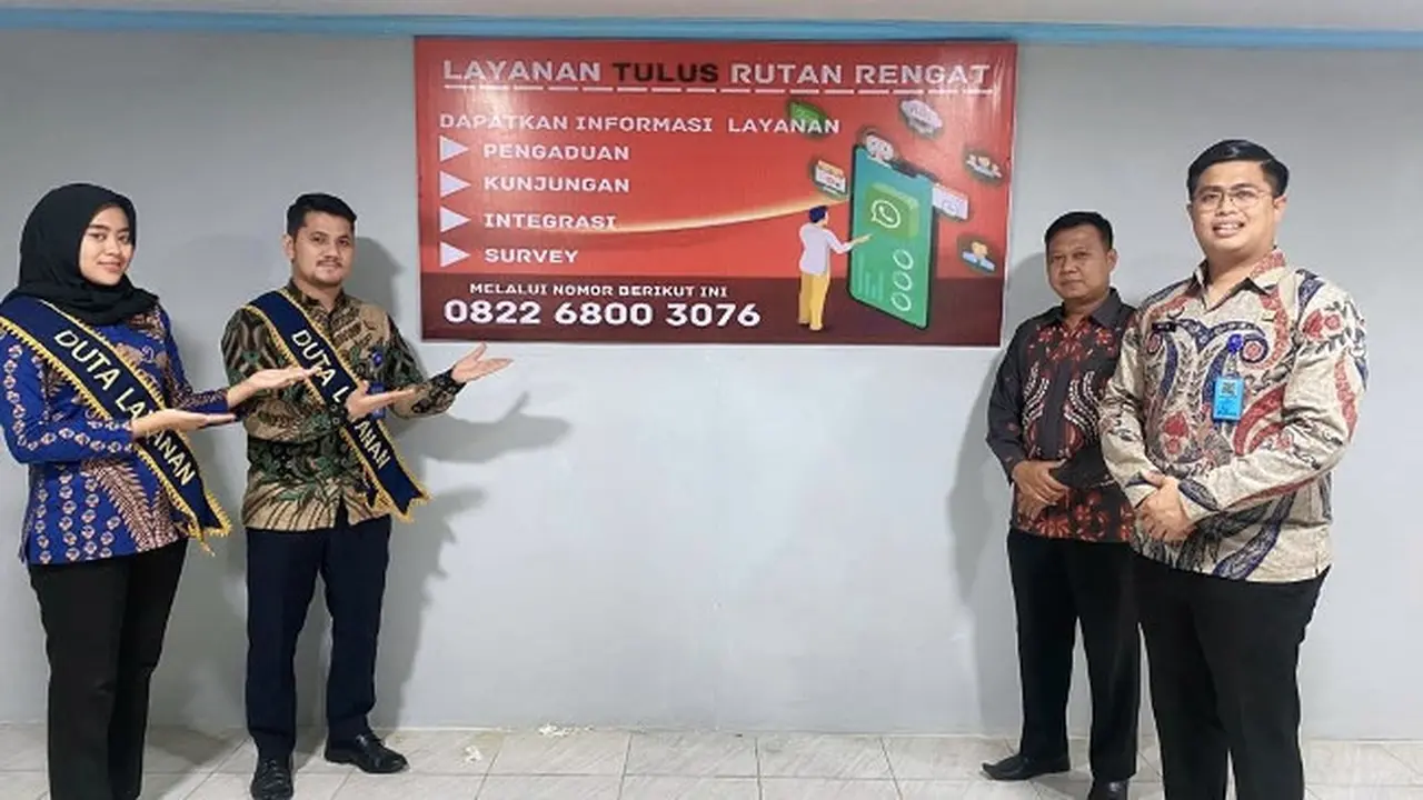 Pegawai dan Duta Layanan di Rutan Rengat, Kabupaten Indragiri Hulu, Riau.