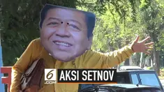 Seorang warga Solo melakukan aksi teatrikal dengan menggunakan topeng Setya Novanto dan berjalan-jalan di kota Solo. Aksi ini ia lakukan untuk menyindir aparat keamanan yang kerap kecolongan menjaga Setnov.