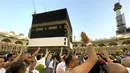 <p>Pada tahun 2020 hanya 10.000 orang yang diizinkan untuk berpartisipasi, 59.000 jemaah pada tahun 2021, dan 1 juta orang pada tahun 2022. (AP Photo/Amr Nabil)</p>