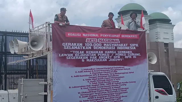 Demo di depan Gedung DPR, Selasa (5/3/2024).