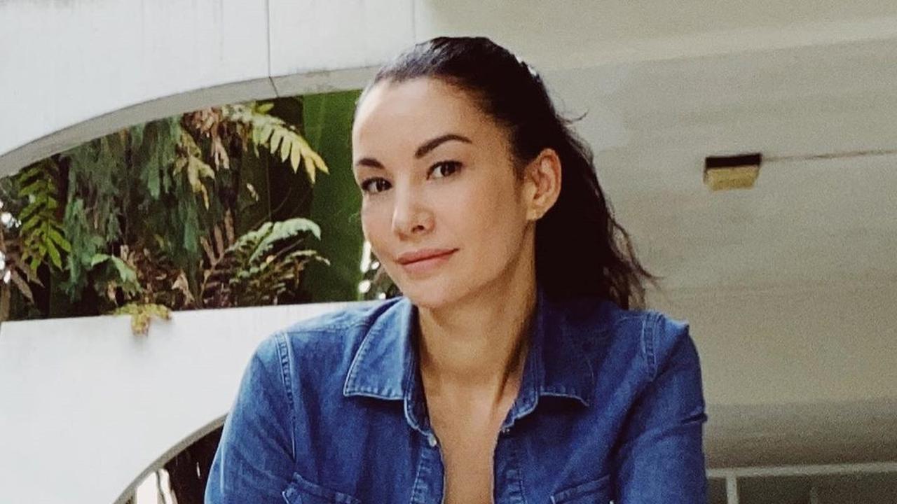 Potret pesona Nadya Hutagalung yang masih nampak awet muda di usia 45 tahun