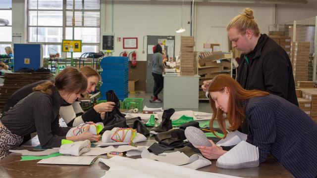 Mengintip Desain Istimewa Para Finalis Bata Young Designers Challenge 2019