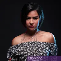 Eksklusif Mytha Lestari (Fotografer: Nurwahyunan, Stylist: Indah Wulansari, Digital Imaging: Muhammad Iqbal Nurfajri/Bintang.com)