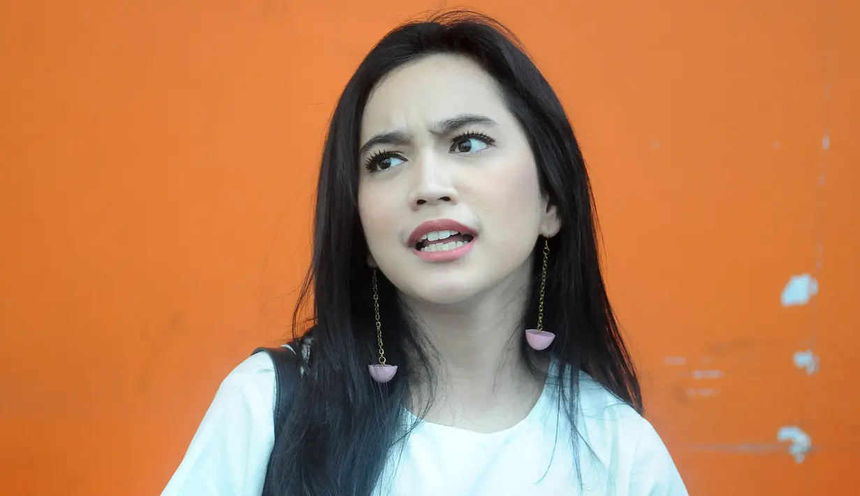 Gerakan save lagu anak-anak terus dikampanyekan bersama dengan mantan penyanyi cilik lainnya. Kini, mantan penyanyi cilik itu sedang mengerjakan proyek yang masih dirahasiakan. (Galih W. Satria/Bintang.com)