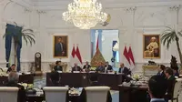 Presiden Prabowo Subianto mengajak sejumlah pengusaha besar Indonesia bertemu tokoh filantropi dunia sekaligus pendiri Gates Foundation, Bill Gates, di Istana Merdeka, Jakarta, Rabu (7/5/2025). (Liputan6.com/Lizsa Egeham)