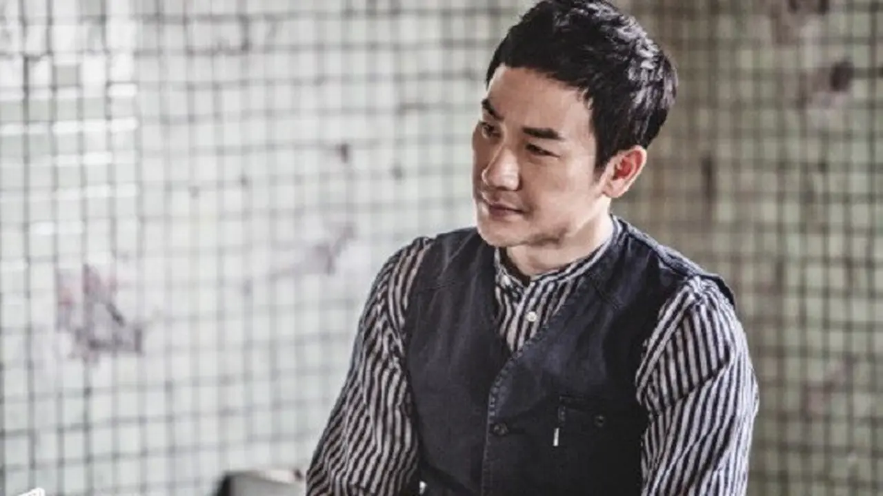 Uhm Tae woong menyampaikan permintaan maaf atas kasus kekerasan seksual dan prostitusi yang dituduhkan kepadanya. (via. Soompi)
