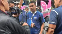 Pemain Persib Bandung, Erwin Ramdani tampak cedera. (Erwin Snaz/Bola.com)