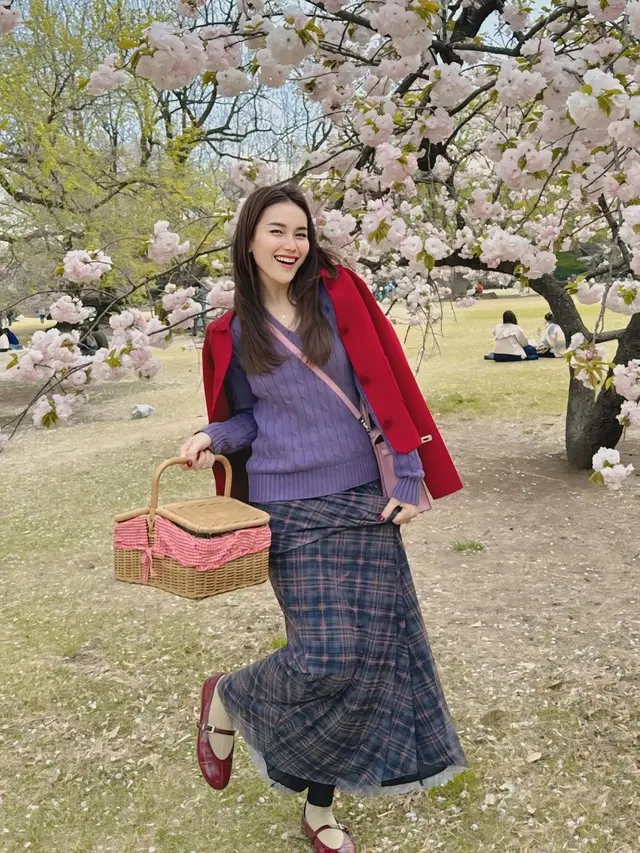 Artis Berburu Sakura ke Jepang