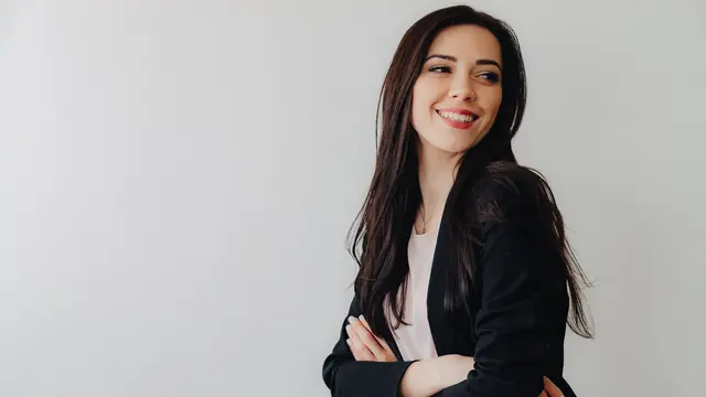 wanita mei elegan karier