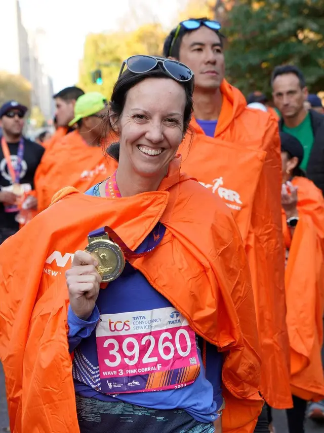 8 Potret Daniel Mananta Tertangkap Kamera Fotografer New York Marathon Ini Bikin Geleng Kepala