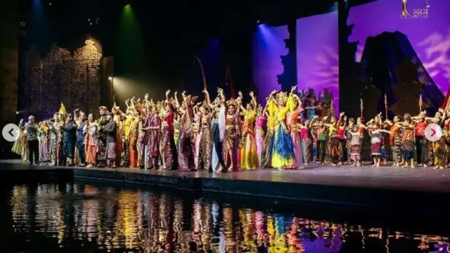 Finalis Miss Grand International 2022 Tampil Elegan dengan Baju Adat Bali