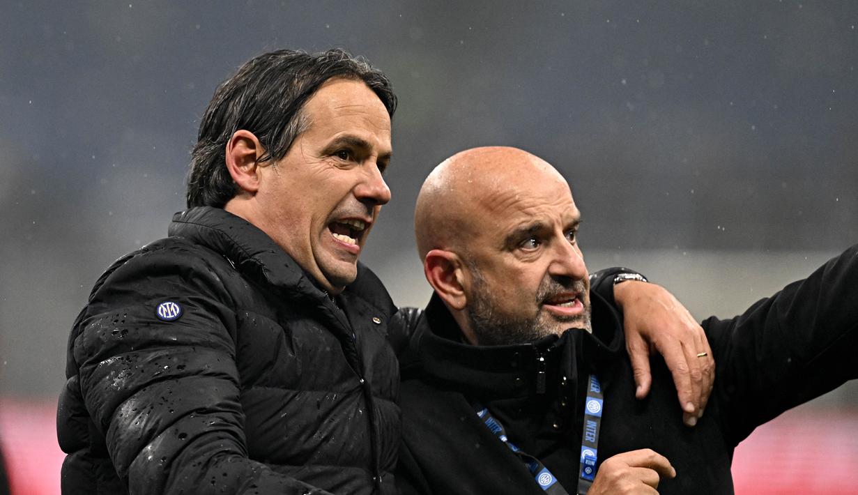 Derbi kali ini sangat spesial. Sebab, kemenangan atas sang rival sekota ini sekaligus memastikan Inter mengunci Scudetto dengan lima laga tersisa. (AFP/Gabriel Bouys)