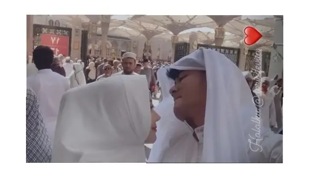 Dalam ibadah umrahnya, Guntur ingin memanjatkan doa agar dikaruniai anak kembar.
