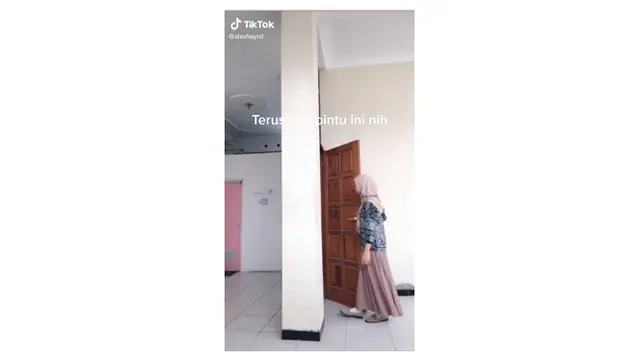 Viral Pintu Kos Aneh Ini Bikin Warganet Mikir Keras, Fungsinya Dipertanyakan