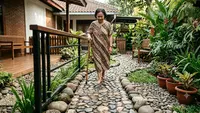 12 Cara Membuat Jalur Refleksi Kaki dari Batu Alam di Halaman Aman untuk Lansia