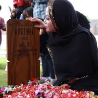 Seperti diketahui, Kristina telah menikah dengan seorang anggota DPR. Namun pernikahan keduanya gagal dan belum dikaruniai buah hati. (Galih W. Satria/Bintang.com)