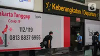 Aktivitas di Bandara Halim Perdanakusuma, Jakarta, Rabu (1/4/2020). Akibat wabah virus corona COVID-19, PT Angkasa Pura II mencatat adanya penurunan penumpang di atas 30 persen dalam 14 hari terakhir di Bandara Halim Perdanakusuma dan Soekarno-Hatta. (Liputan6.com/Faizal Fanani)