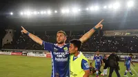 Persib Bandungberhasil melaju ke partai final Piala Presiden dengan keunggulan agregat 3-2 atas Mitra Kukar.