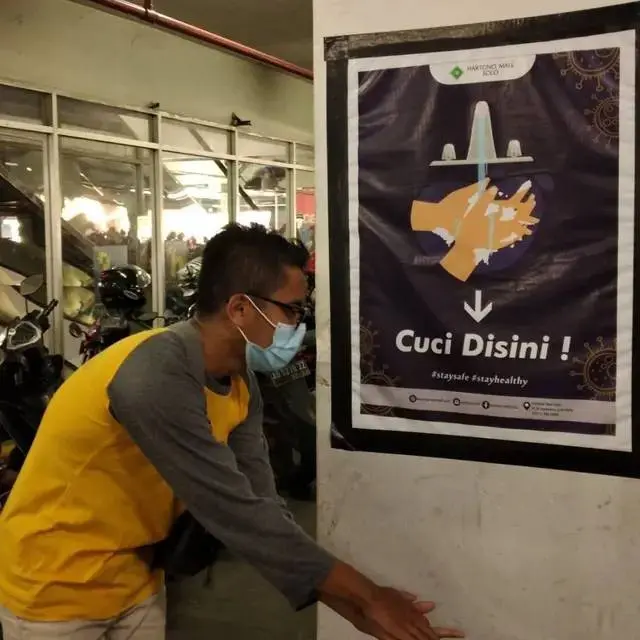 10 Potret Absurdnya Orang Ikuti Aturan Ini Malah Bikin Tepuk Jidat