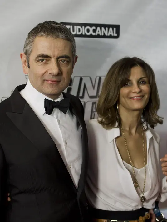 Rowan dan Sunetra sudah memutuskan untuk berpisah sejak 2014 silam. Perceraian pada akhirnya membuat Rowan dan Sunetra memilih untuk kembali tinggal di kediaman masing-masing di London. (Bintang/EPA)