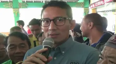 Sandiaga Uno memberikan reaksi ini saat ditanya tentang momen pelukan Presiden Jokowi dan Prabowo Subianto pada ajang Asian Games 2018.