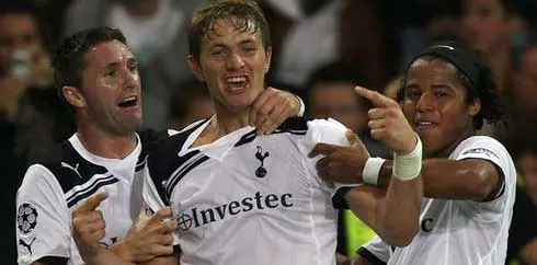 Kegembiraan striker Tottenham Hotspur Roman Pavlyuchenko (tengah) setelah mencetak gol kedua timnya ke gawang BSC Young Boys di leg pertama play-off kualifikasi Liga Champions di Stade de Suisse, Bern, Swiss, 17 Agustus 2010. Spurs kalah 2-3. 