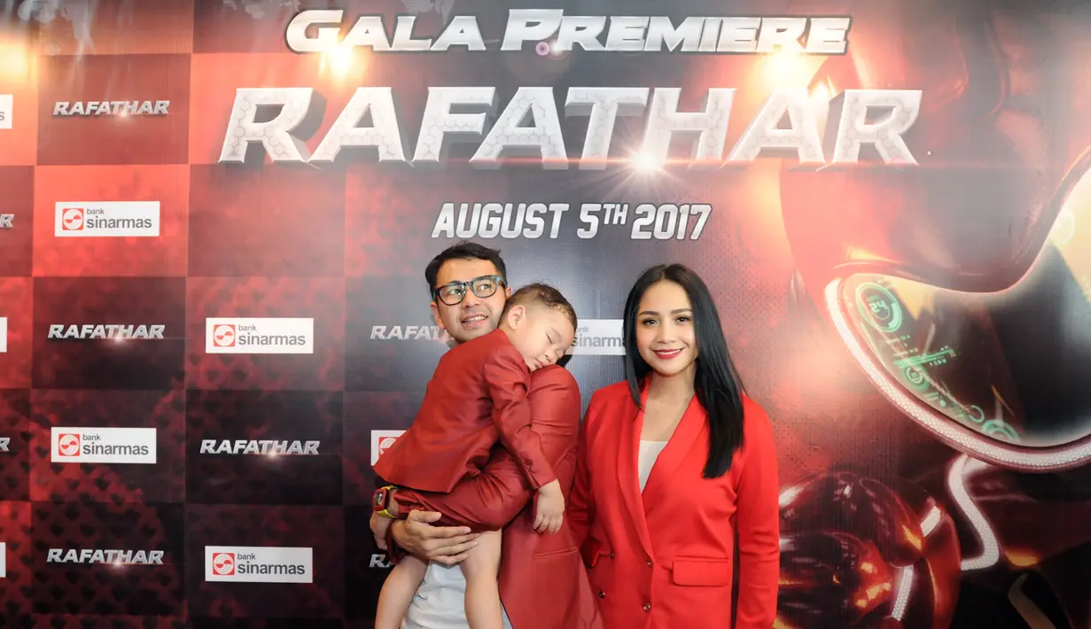 Momen yang paling penting bagi Raffi Ahmad keluarga. Pada Sabtu, 5 Agustus, film yang menceritakan anak Raffi dan Nagita Slavia diputar perdana. (Daniel Kampua/Bintang.com)