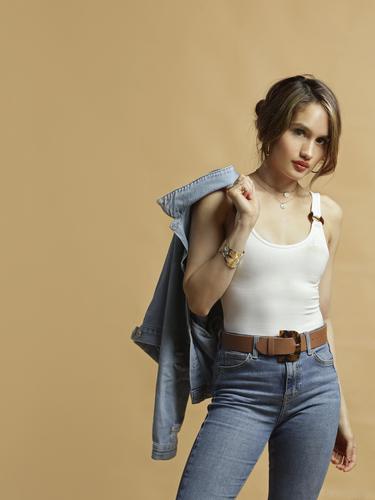 Demi Film Jeritan Malam Cinta Laura Ganti Warna Rambut Dan Tak Gunakan Aksen Bule News Entertainment Fimela Com