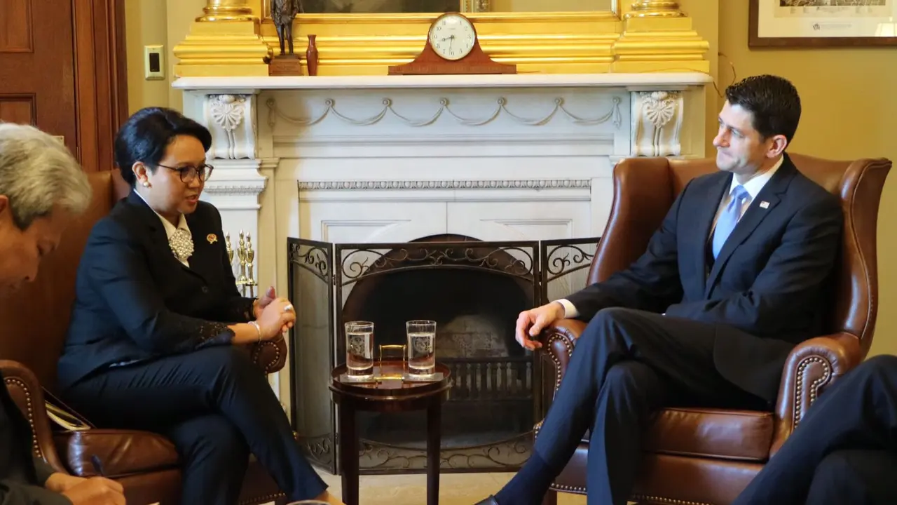 Menlu Retno Marsudi bertemu dengan Ketua DPR AS Paul Ryan. (Dokumentasi Kemlu)
