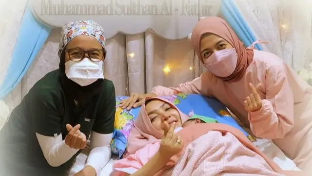 Lewat Persalinan Normal, Ini 6 Momen Haru Roro Fitria Melahirkan Anak Pertama