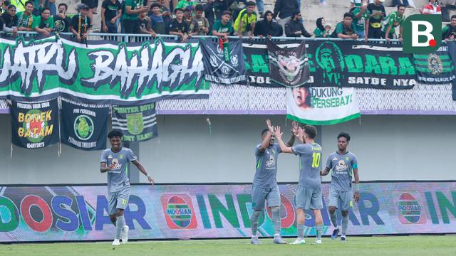 Foto: Dua Penggawa Timnas Gacor, Persebaya Hancurkan Persita Lima Gol Tanpa Balas di BRI Liga 1