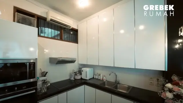 Dapur di rumah Lesti Kejora (YouTube/AH)