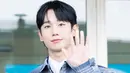 <p>Jung Haein akan menghadiri &ldquo;Dior Holiday Season Event' pada 6 November di ION Orchard, Singapura. Saat berangkat dari bandara Incheon, Korea in pun tampil dengan gaya semi formal. [Dior]</p>