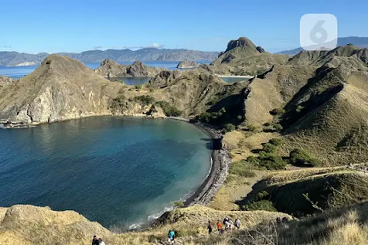 Puncak Padar di Taman Nasional Komodo di lepas pantai Labuan Bajo, Nusa Tenggara Timur (NTT)