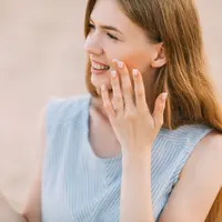 ilustrasi Kenali jenis perbedaan jenis sunscreen mineral dan sunscreen organik/Shopping King Louie/shutterstock