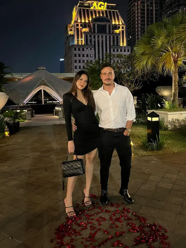 Staycation Bareng, Ini 7 Potret Raisa dan Hamish Daud Rayakan 5 Tahun Pernikahan